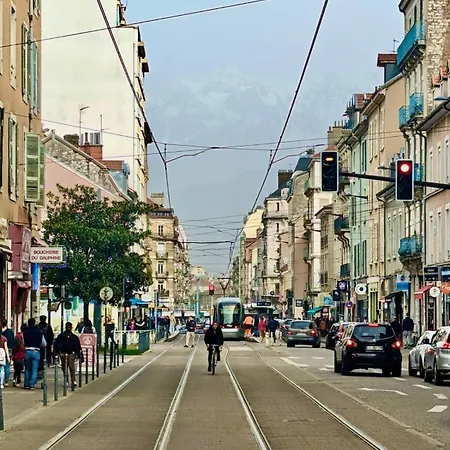 Excellent T2 - 5min Gare & Hypercentre Appartamento